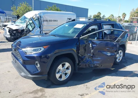 2021 Toyota Rav4 Hybrid Xle z USA, uszkodzony, nr VIN 4T3RWRFV3MU037560
